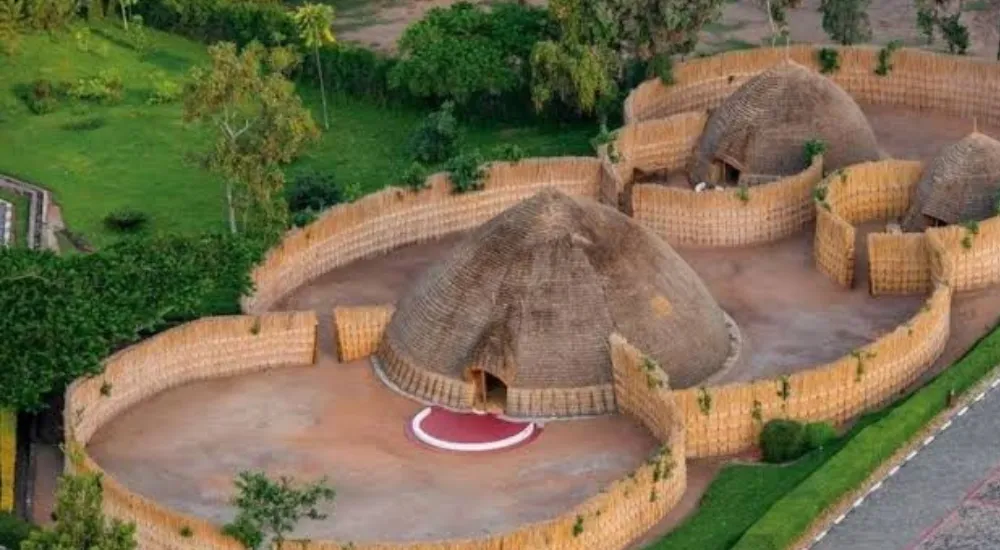 1-CULTURE HERITAGE CORIDOR Experience (King's palace &amp; Ethinographic museum)